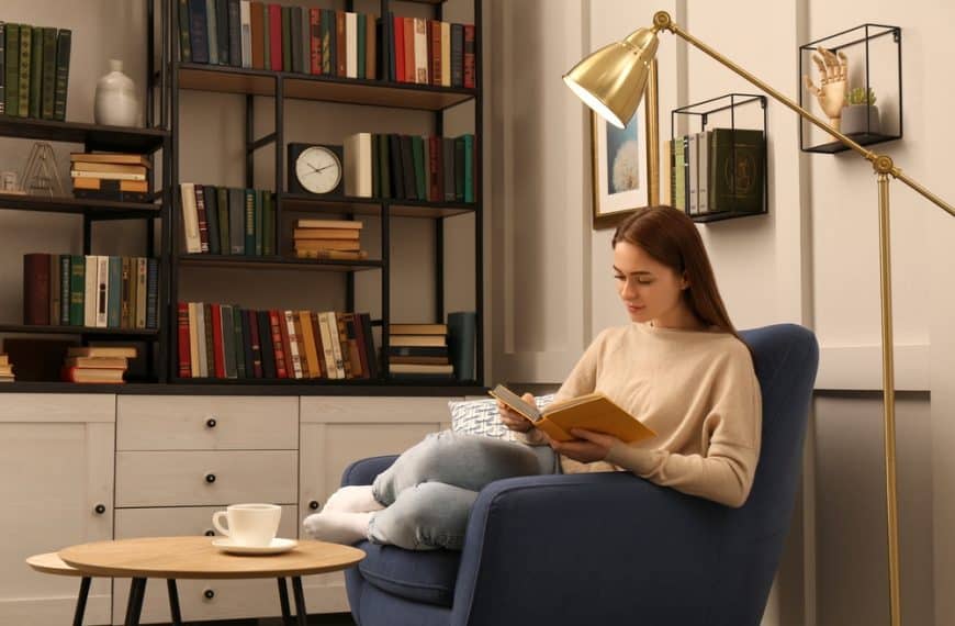 How to Create an Eye-Catching Bookcase