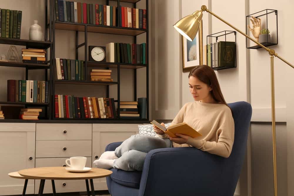 How to Create an Eye-Catching Bookcase